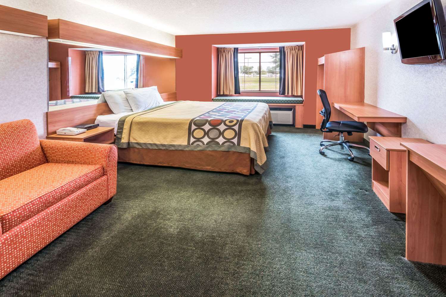 Super 8 By Wyndham Columbus West 10/24