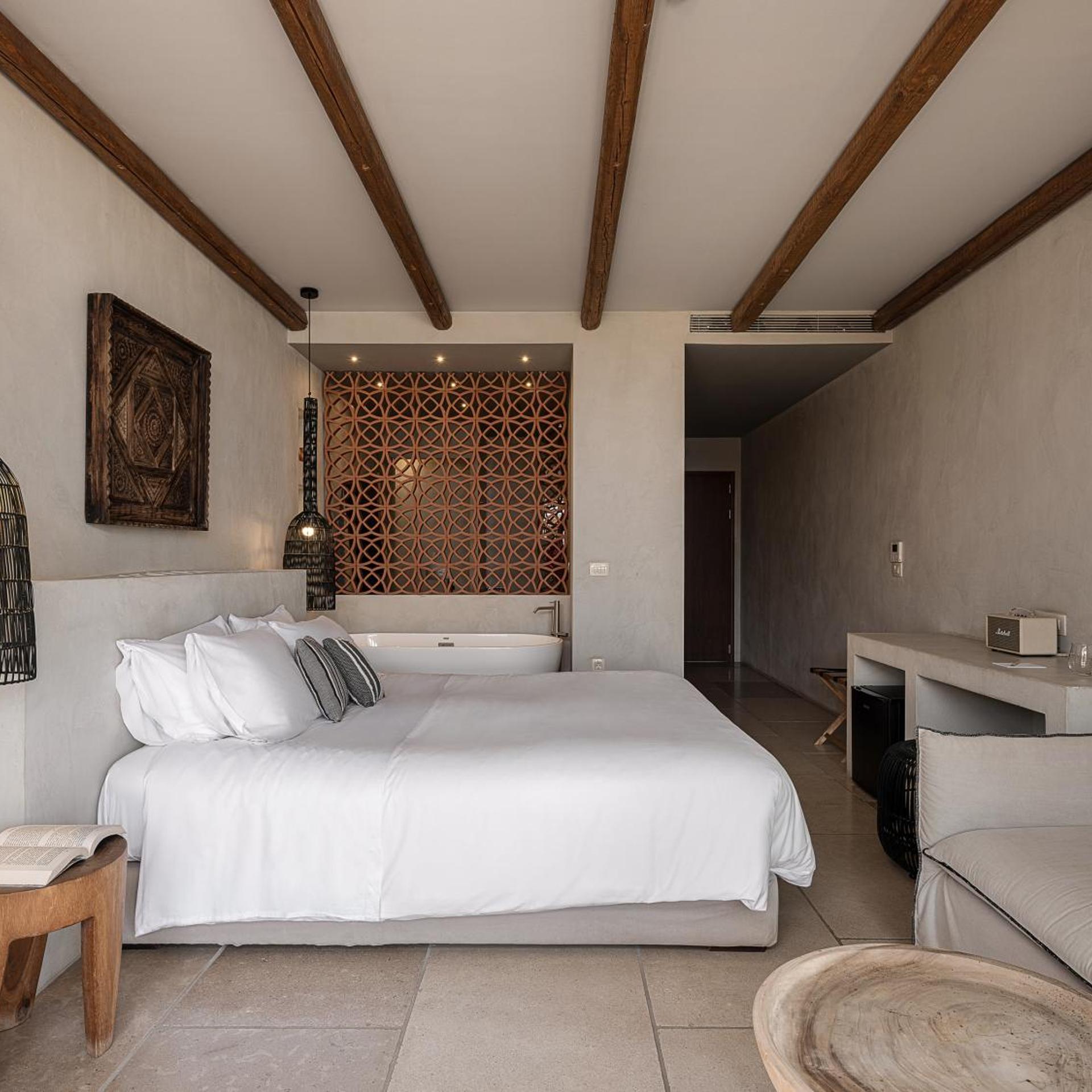 Room, King Bed, Partial Sea View