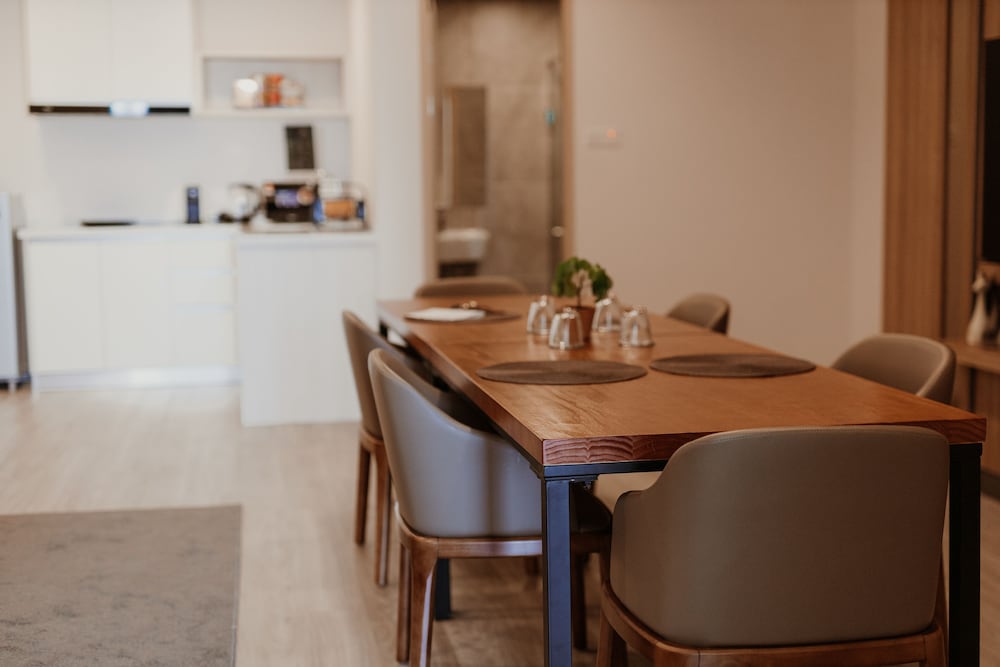 Deco Home @Aru Suites 35/50