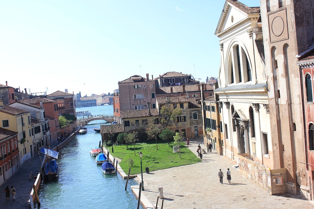 PALAZZO GUARDI 65/75