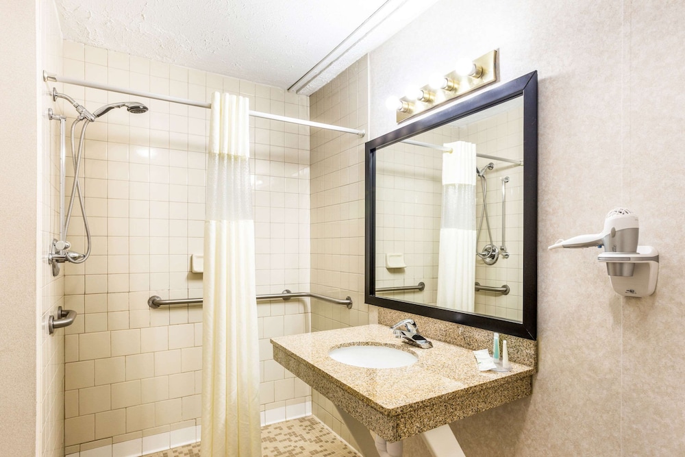 Quality Inn Traverse City 19/63