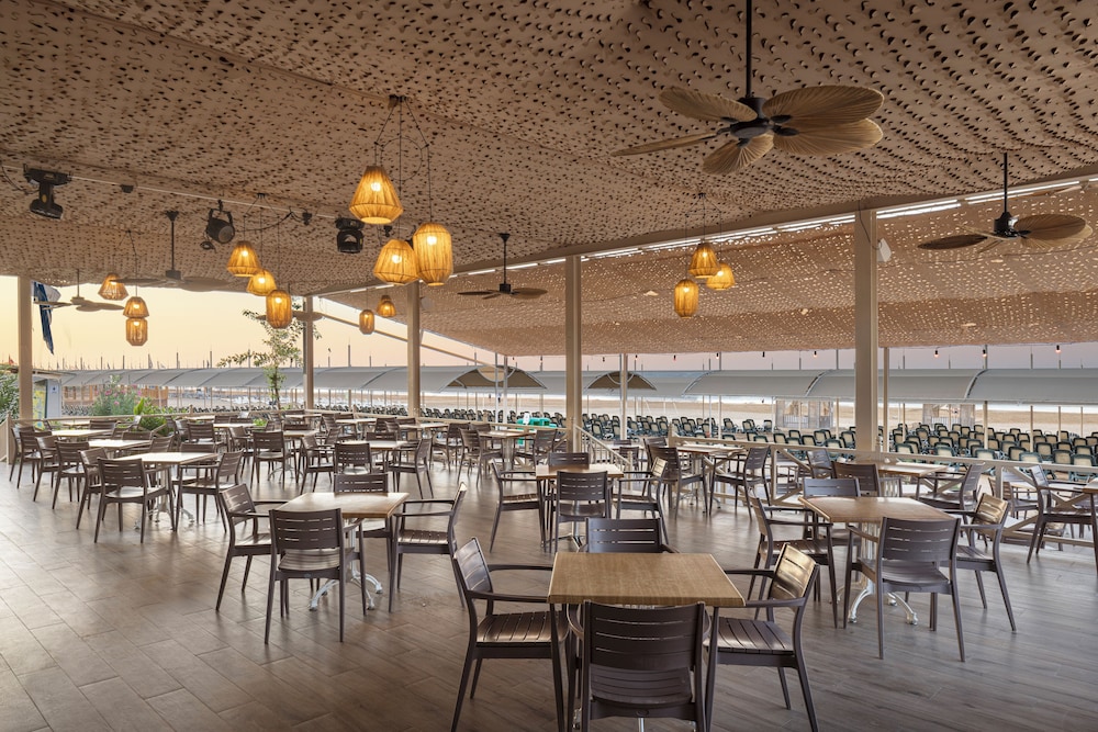 Side Star Resort 35/50