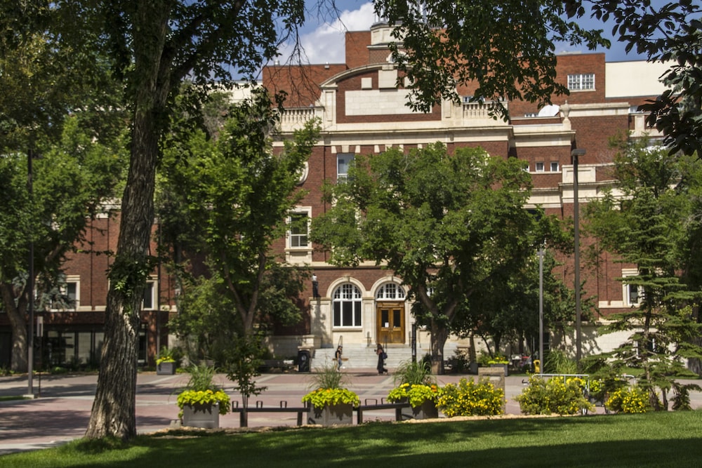 University of Alberta - Guest Accommodation 11/45