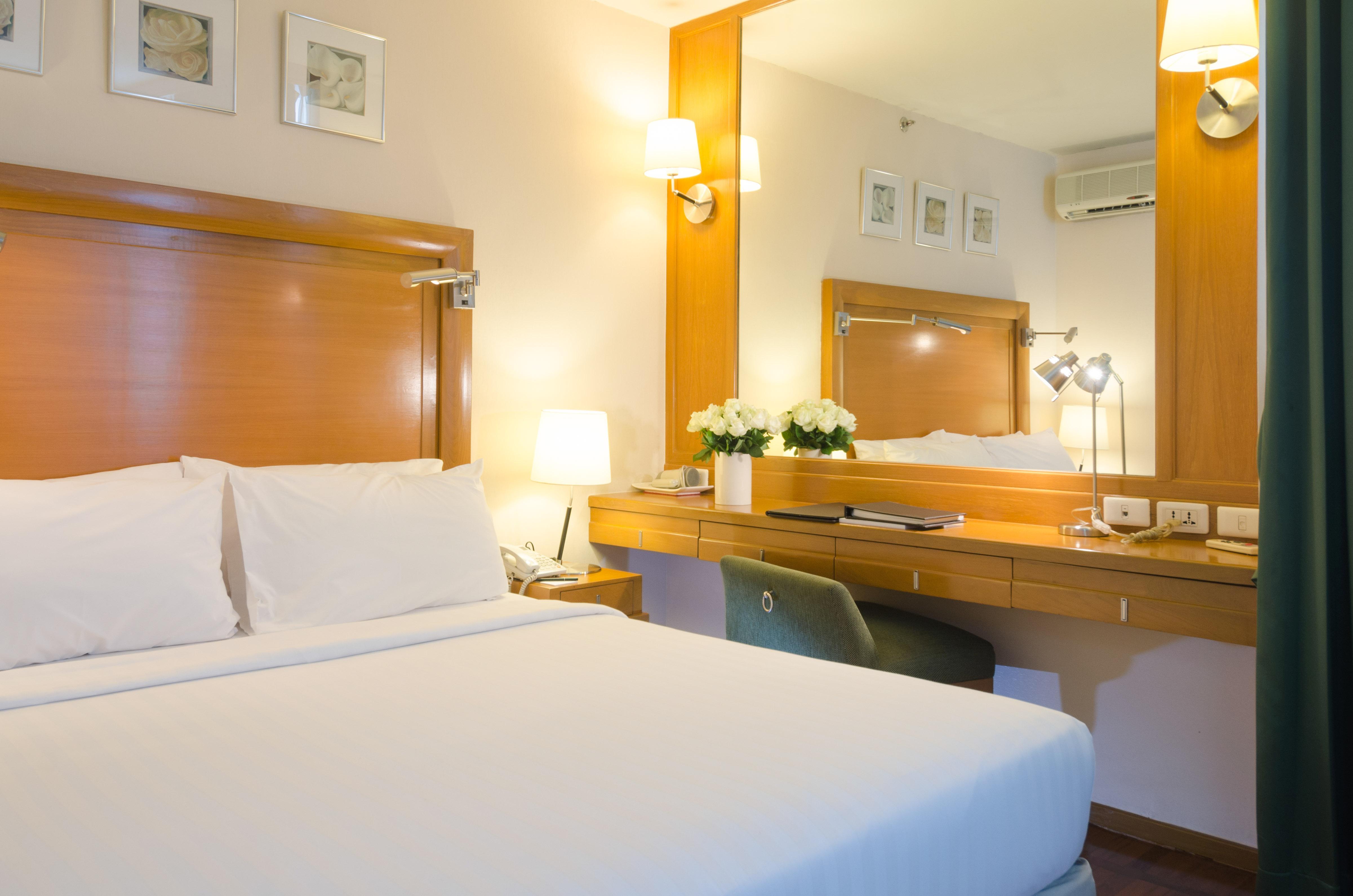Deluxe, Double or Twin Bed