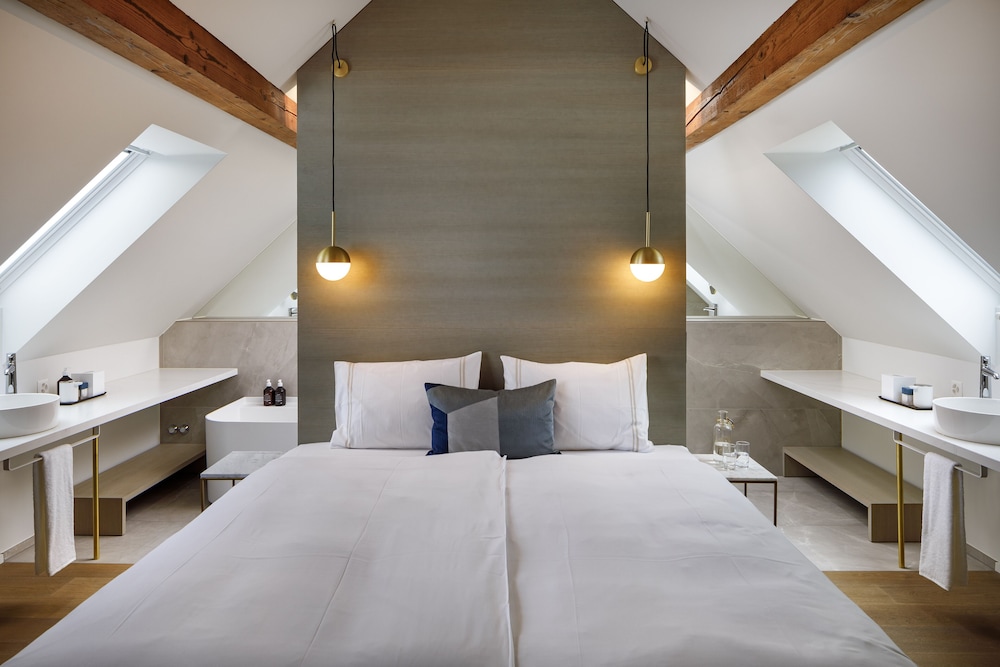 Hotel Felix 9/30