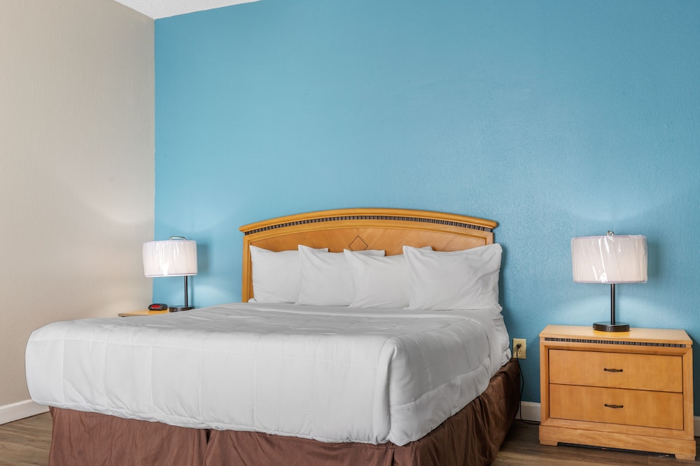 Ocean Crest Inn and Suites 21/51