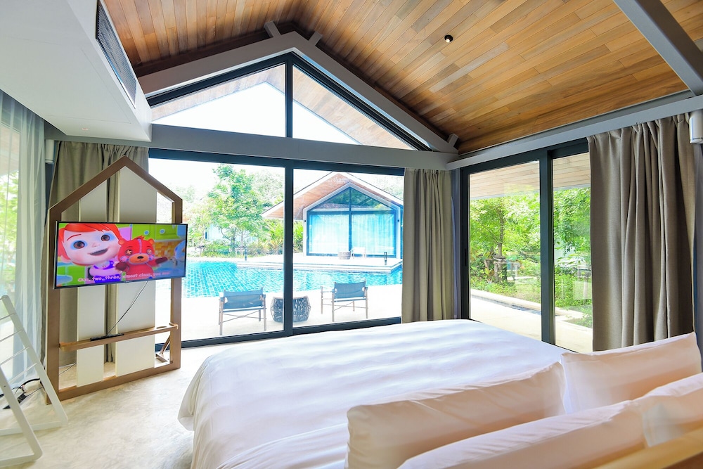 1 Bedroom, Villa, King Bed, Pool Access