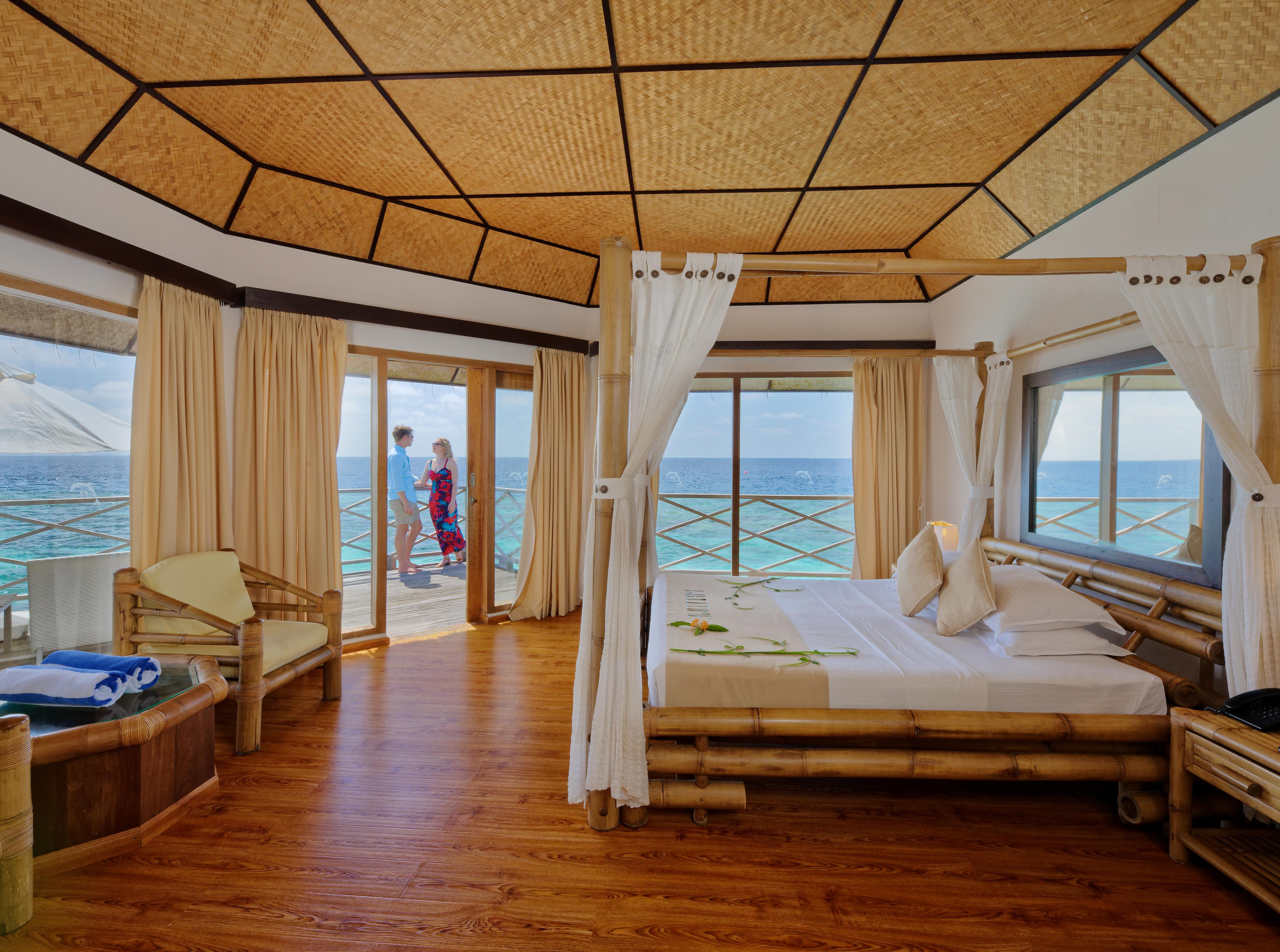 Water Bungalow, Superior