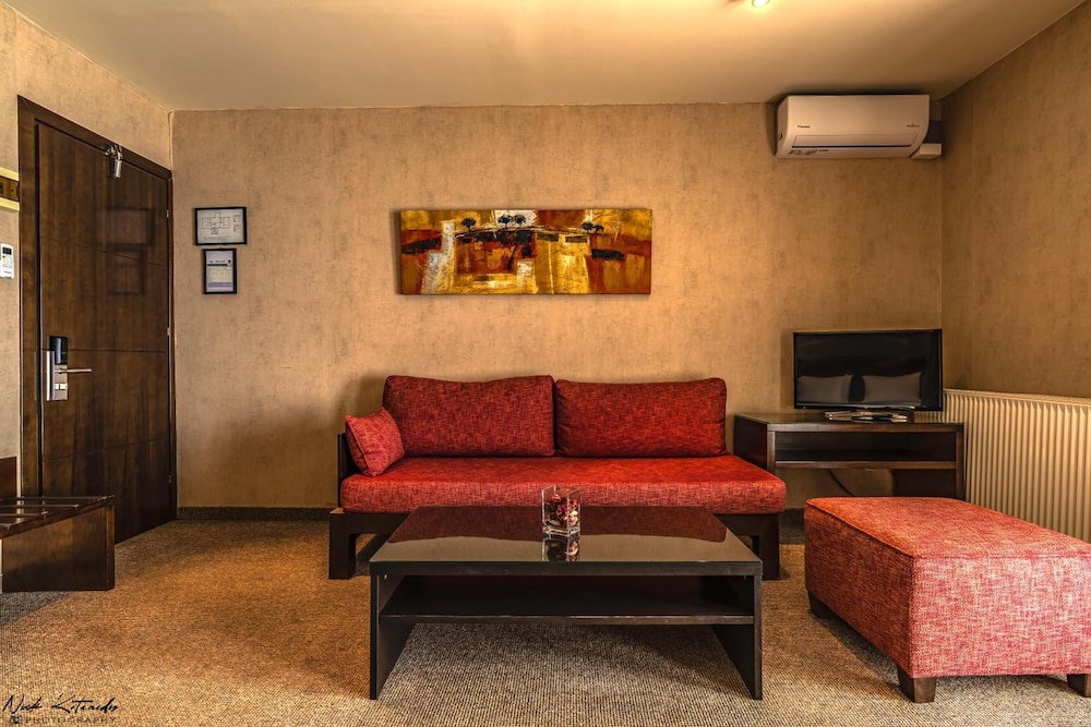 Avra Hotel 25/47
