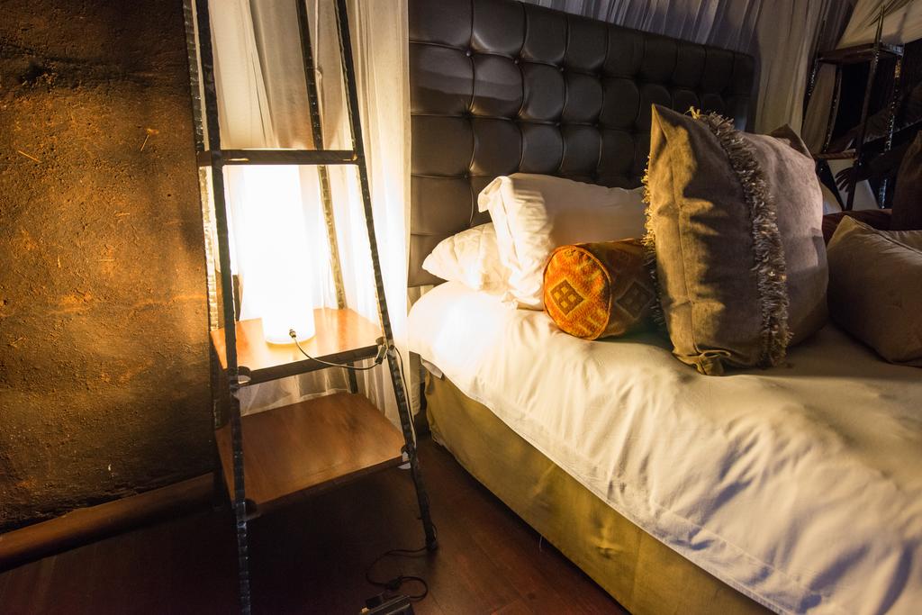 Shishangeni Private Lodge 6/16