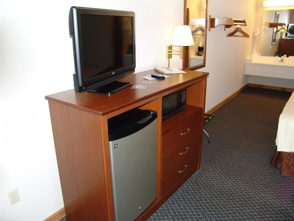 Super 8 by Wyndham Branson Shepherd of the Hills Exwy 49/60