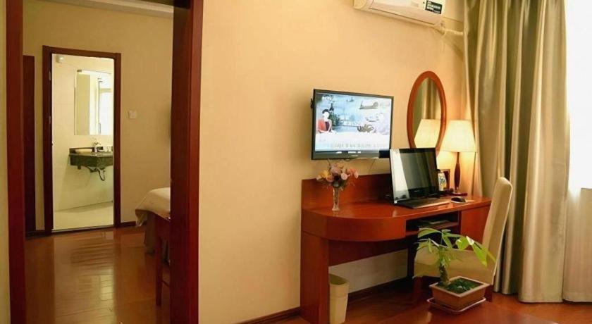 GreenTree Inn Jinan Quancheng Hotel 38/43