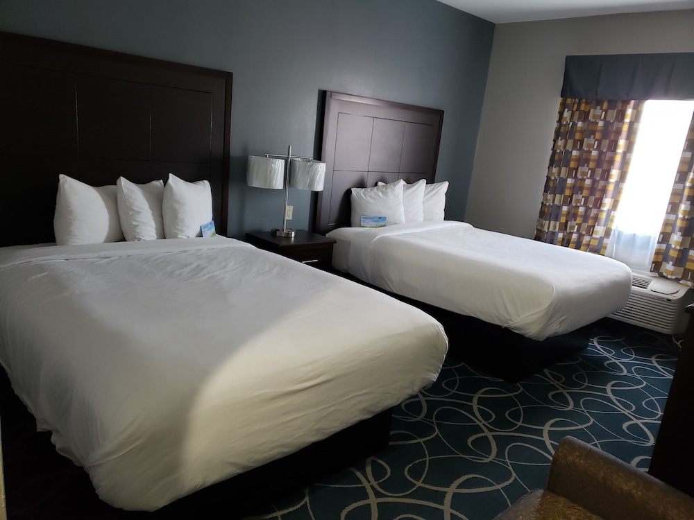 Days Inn Suites By Wyndham Cleburne Tx 9/42