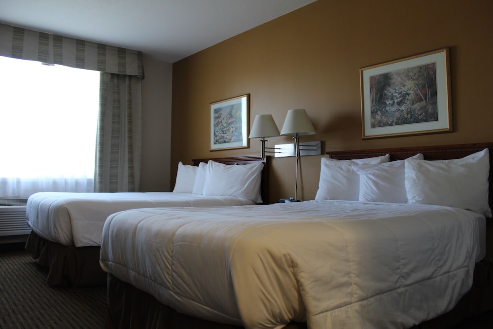 Foxwood Inn and Suites 13/38
