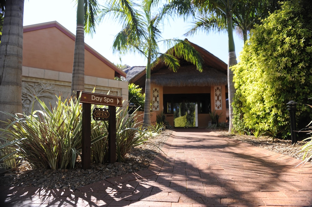 Bali Hai Resort 72/78