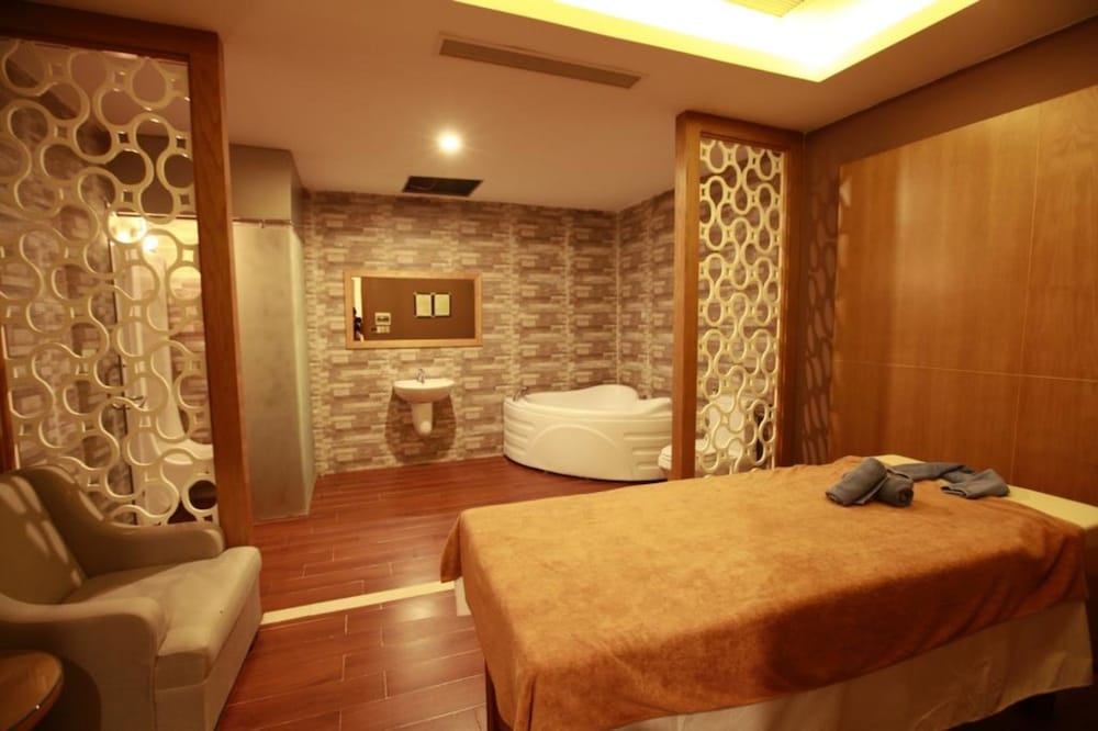 Muong Thanh Grand Con Cuong Hotel 20/39