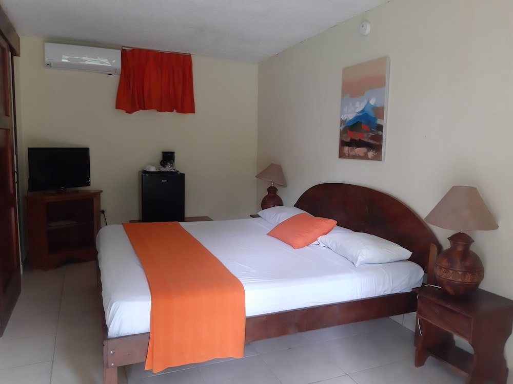 Samara Beach Hotel 13/49