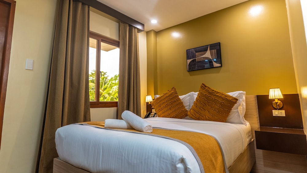 Hollywood Hotel Puerto Princesa 27/66