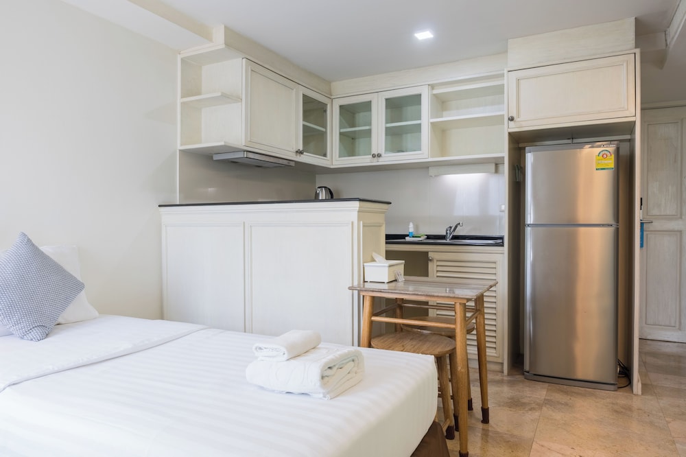 Sabai Sathorn Serviced Apartment 11/50