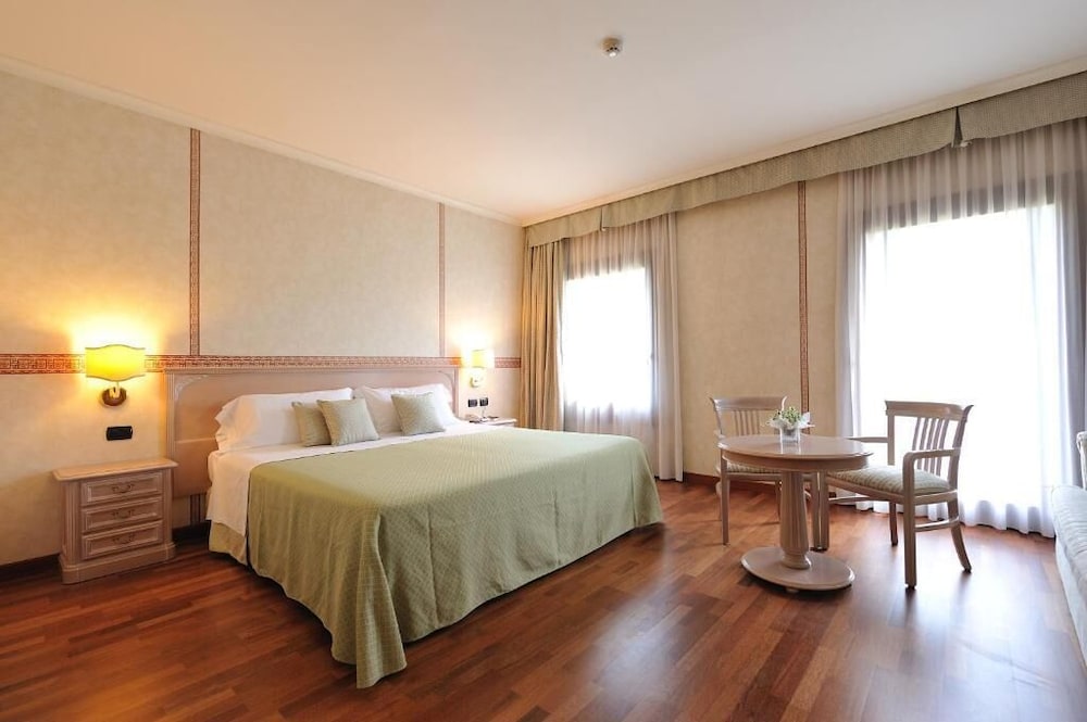 Hotel Roxy Plaza 25/81