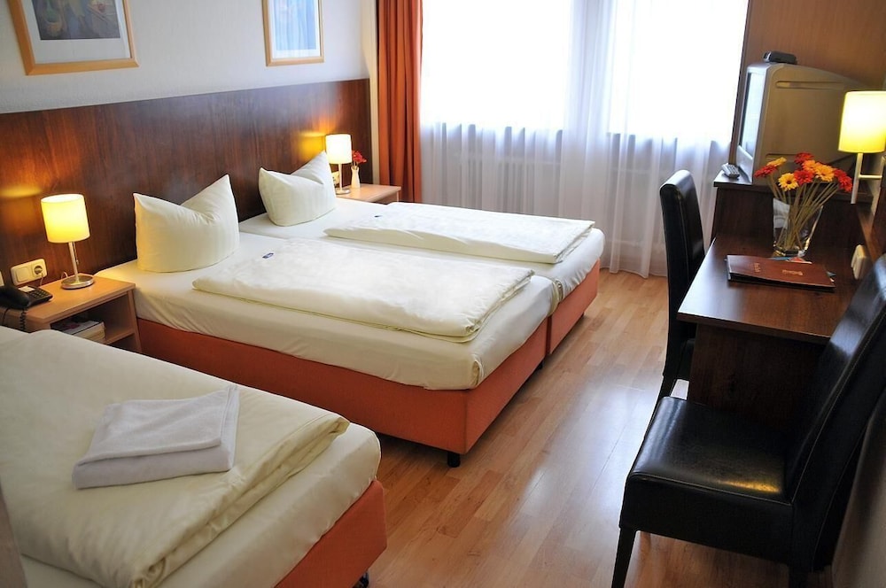 Hotel Italia 12/62