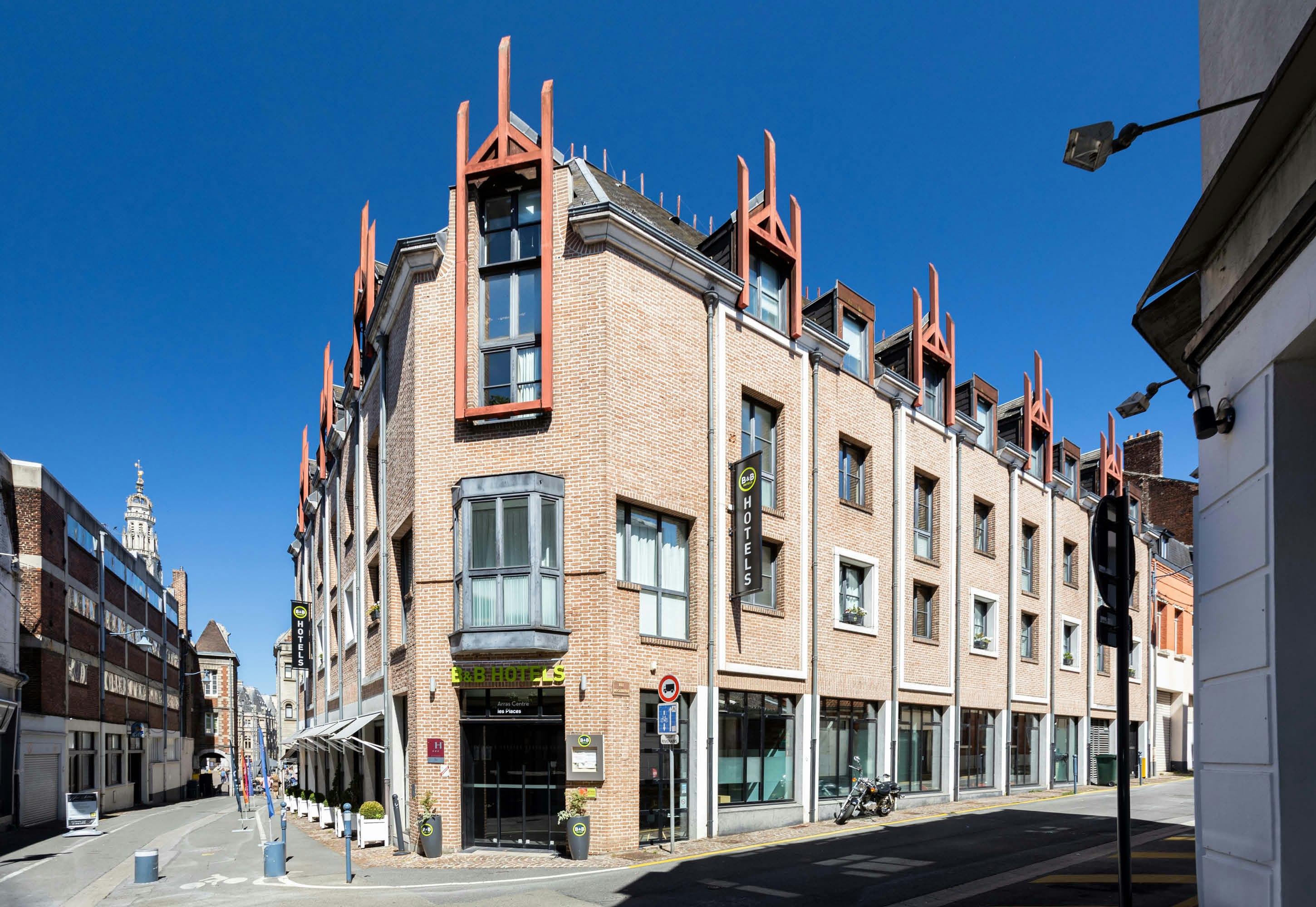 B&B HOTEL Arras Centre les places 25/28