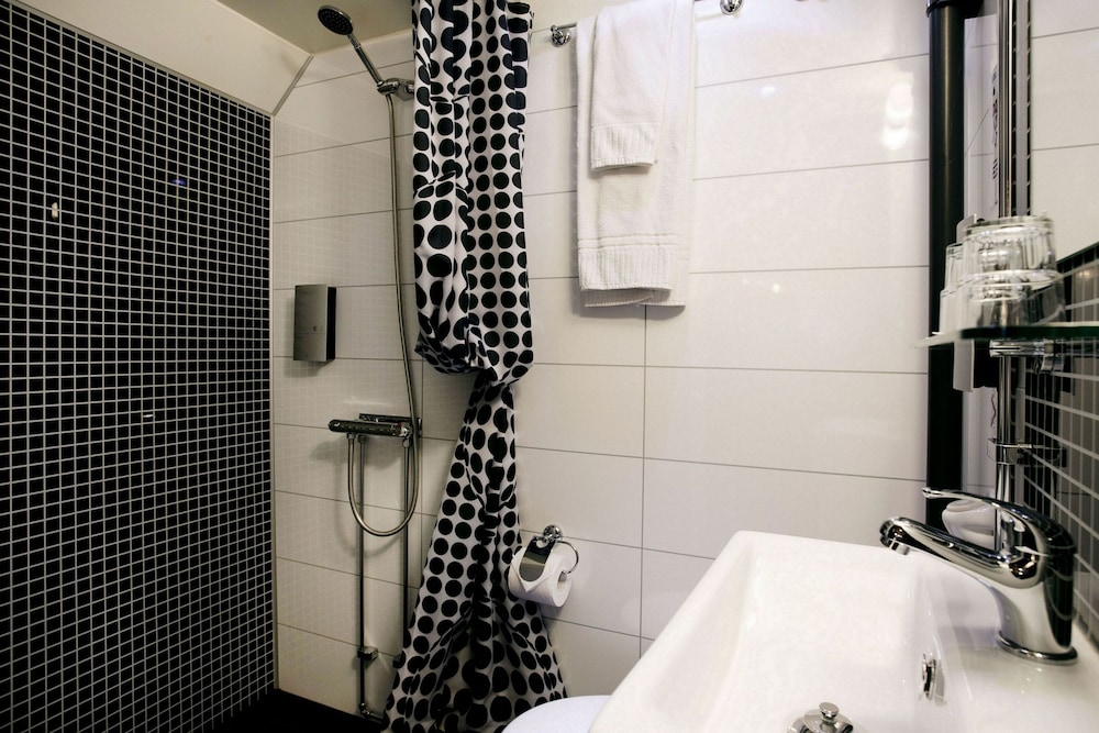 Malardrottningen Hotel 24/56