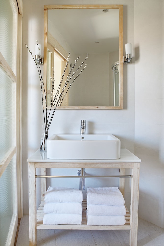 Artesa Suites & Spa 6/36