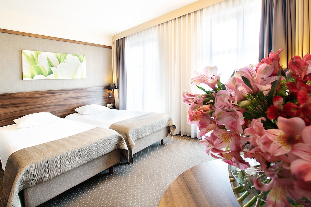 Golden Tulip Krakow City Center Hotel 29/57