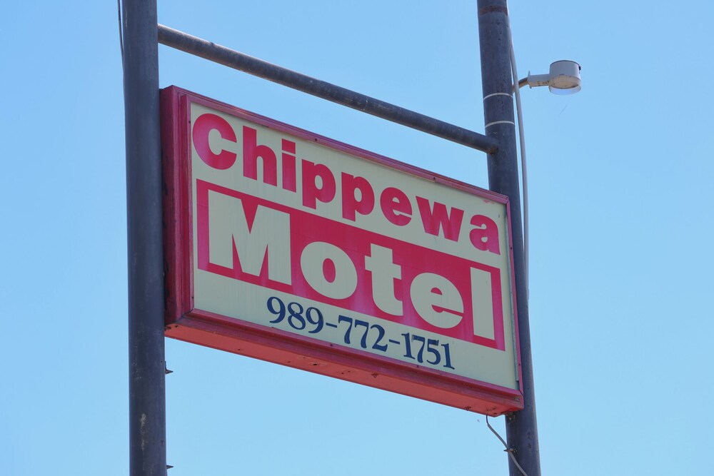 Chippewa Motel 33/42