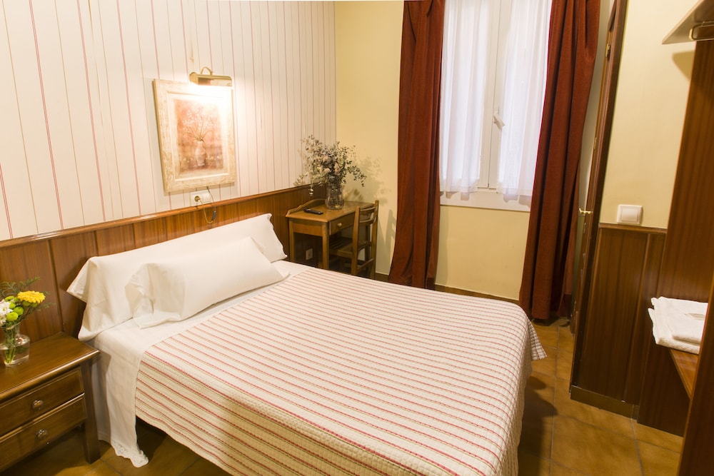 Hostal La Vera 26/50