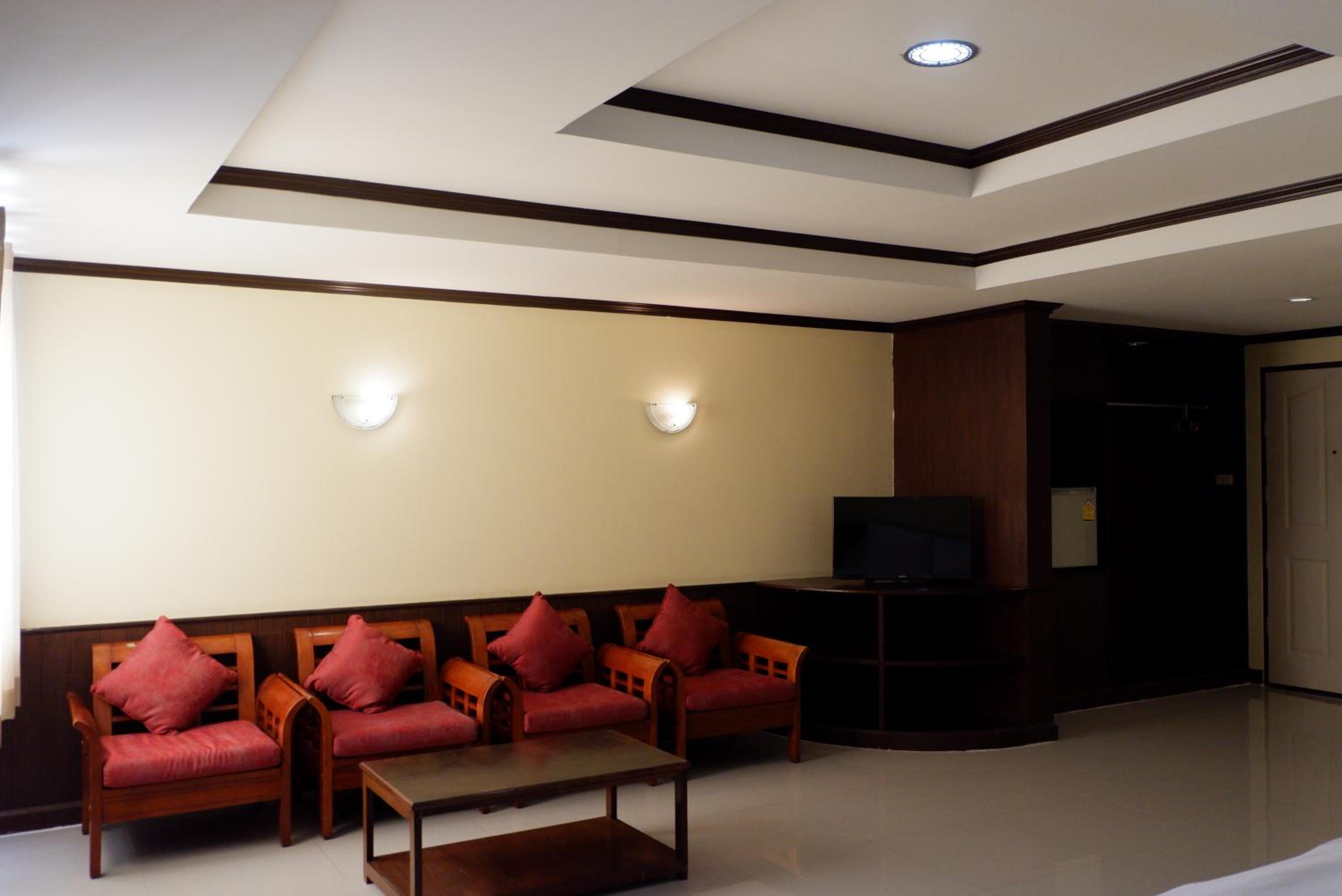 Auychai Grand Hotel 33/50
