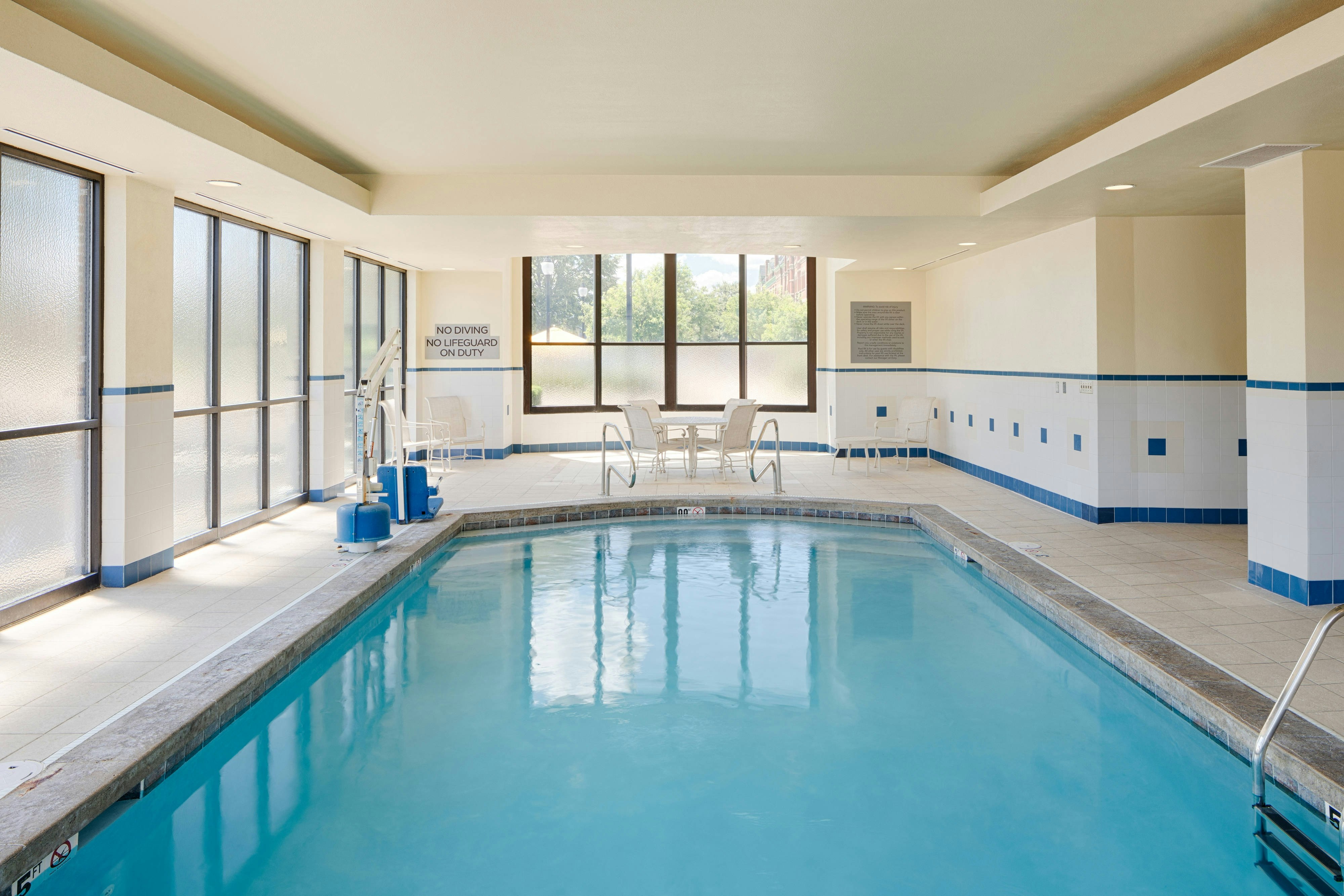 Courtyard By Marriott Springfield Downtown 8/18