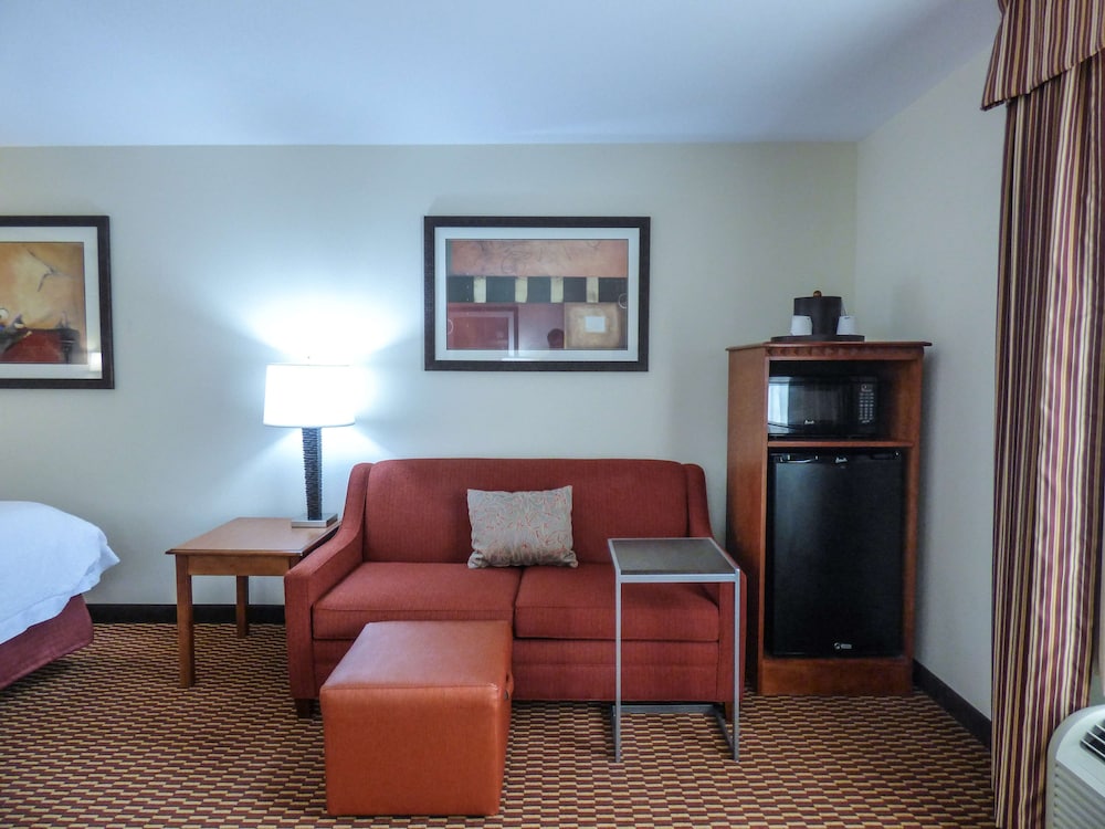 Hampton Inn Charleston Southbridge 30/41