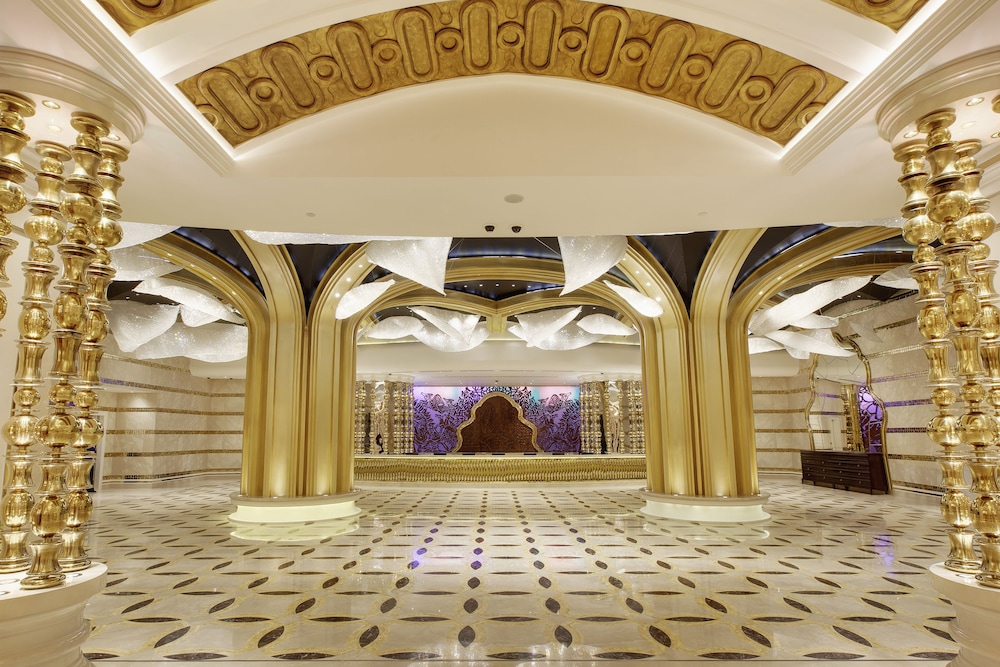 NagaWorld Hotel & Entertainment Complex 6/50