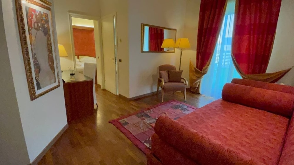 Hotel Polo 50/74