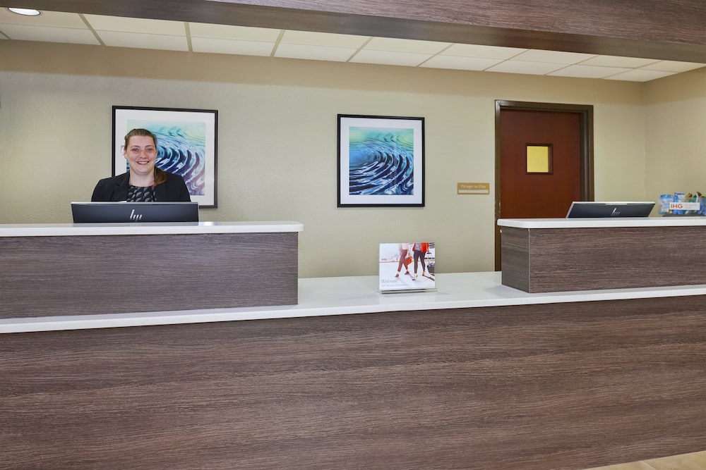 Candlewood Suites Grand Rapids Airport, an IHG Hotel 5/53