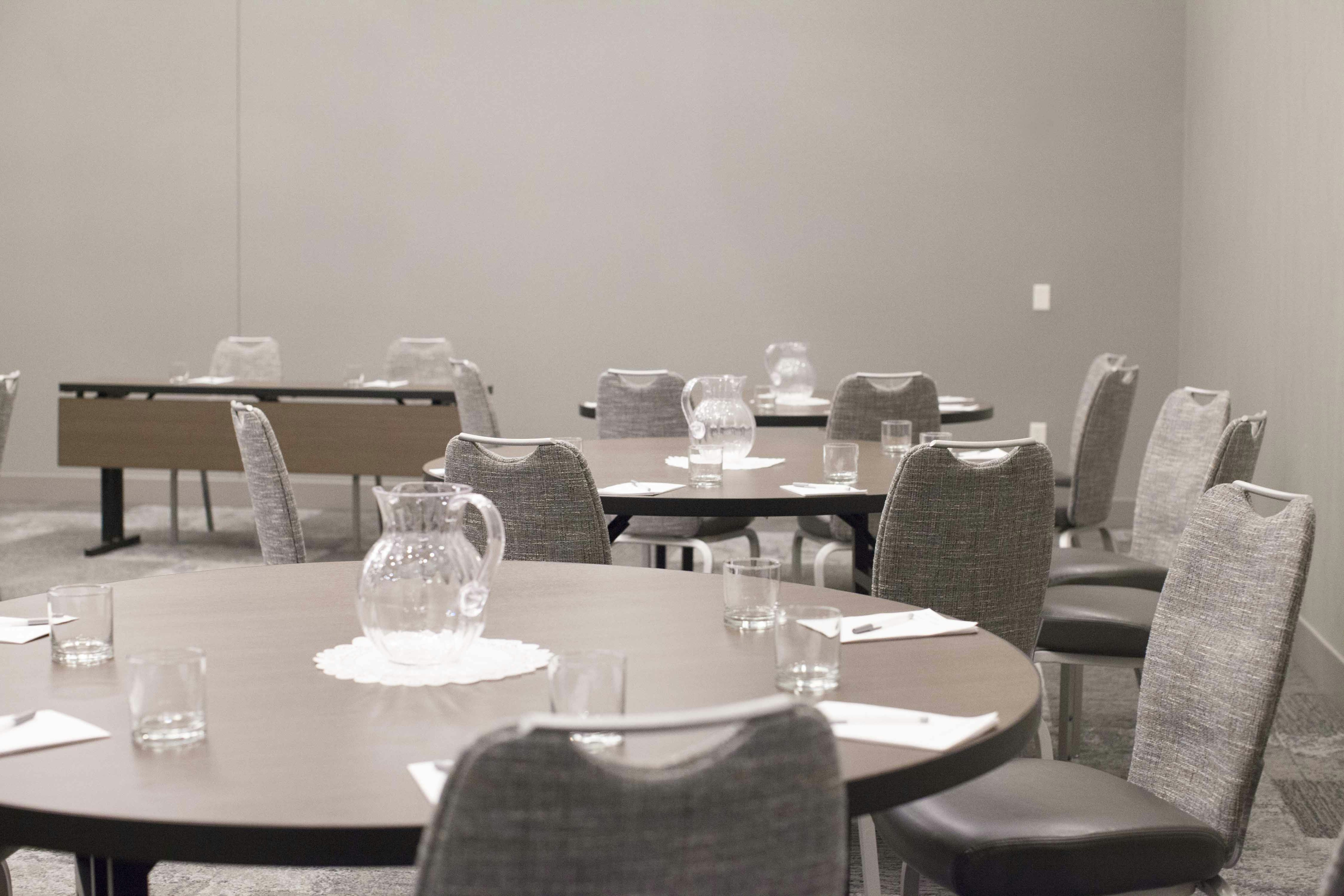 Hampton Inn Suites St Paul Downtown 66/70