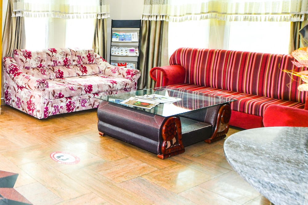 OYO 137 Marina Hotel 42/58