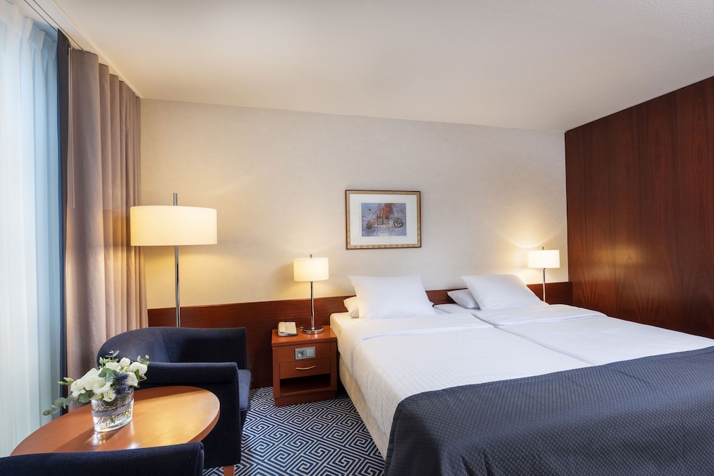 Classic, Twin Beds