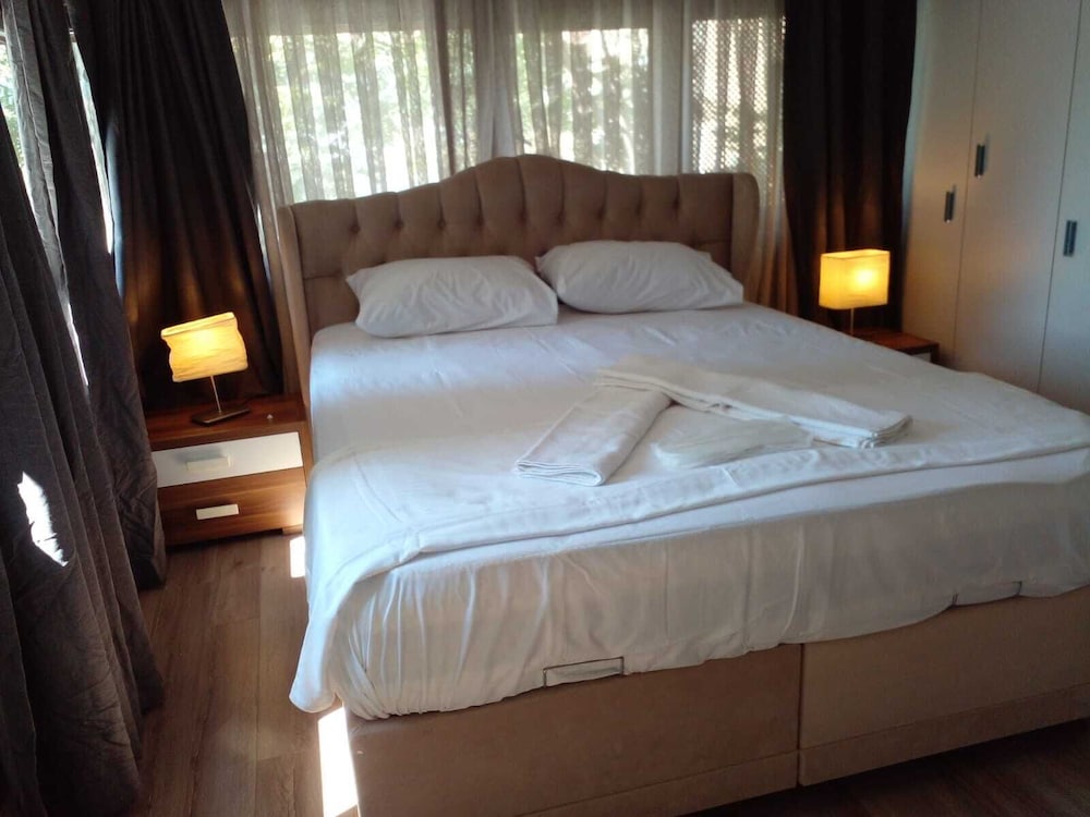 Kaftan Hotel 23/75