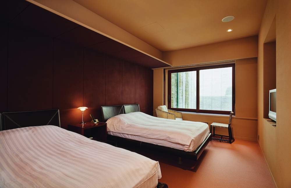 River Retreat Garaku 12/46