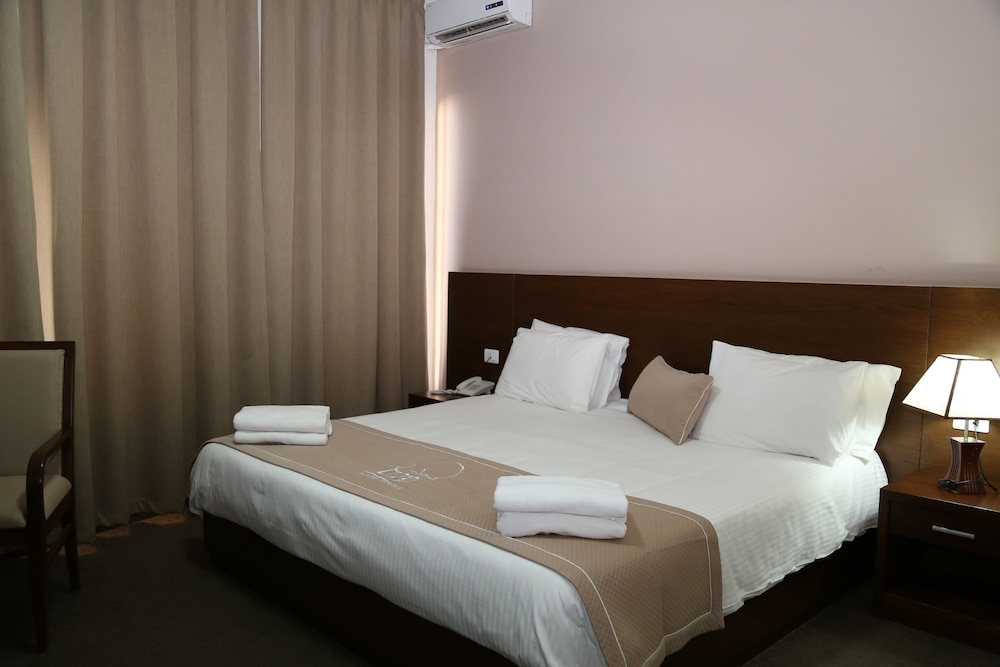 Douma Hotel 13/59