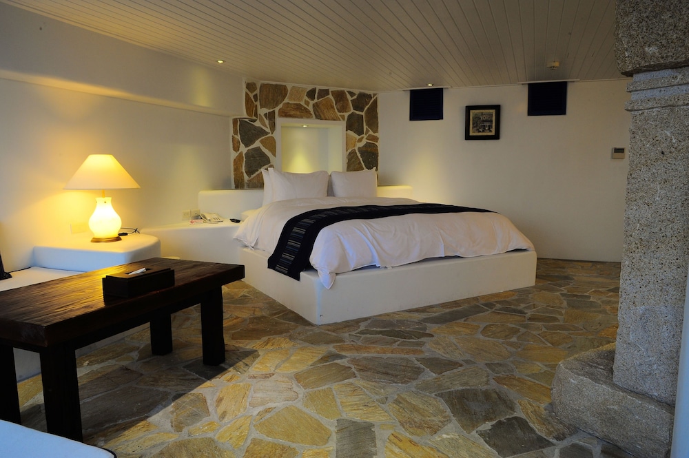 Chateau Villa 5/33