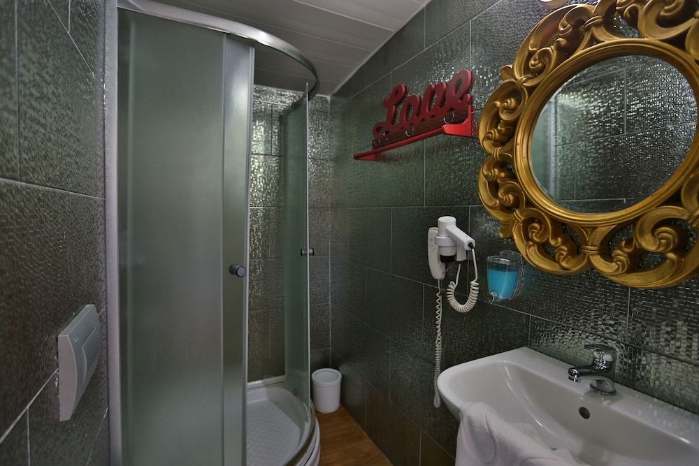Club Hotel Anjeliq 48/50