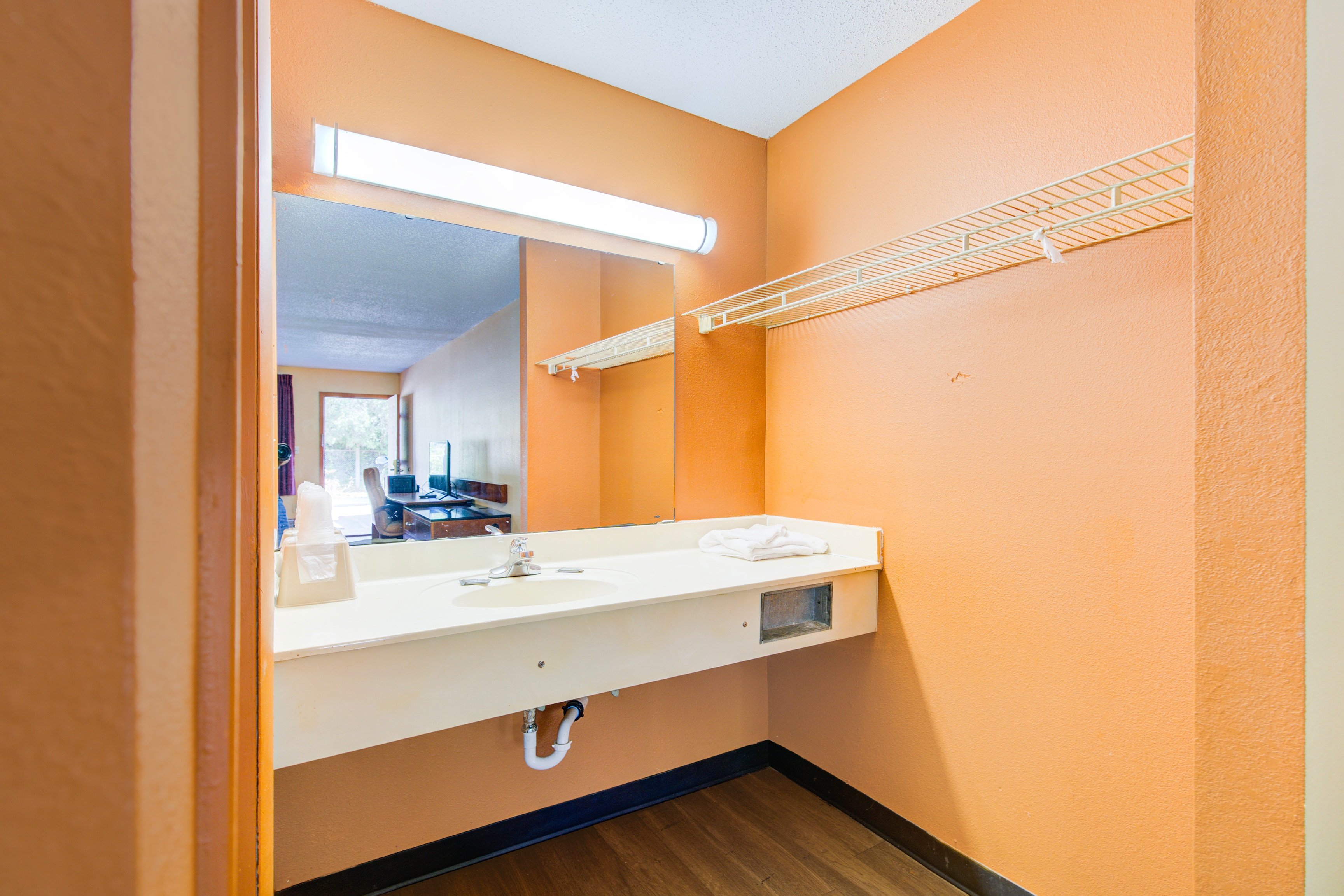 Hotel O Deluxe Inn Kingstree SC HWY 52 28/29