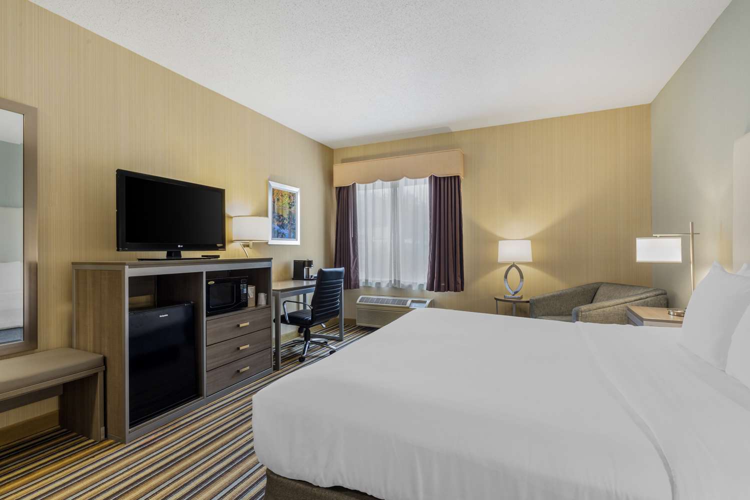 Best Western Plus New England Inn & Suites 8/20