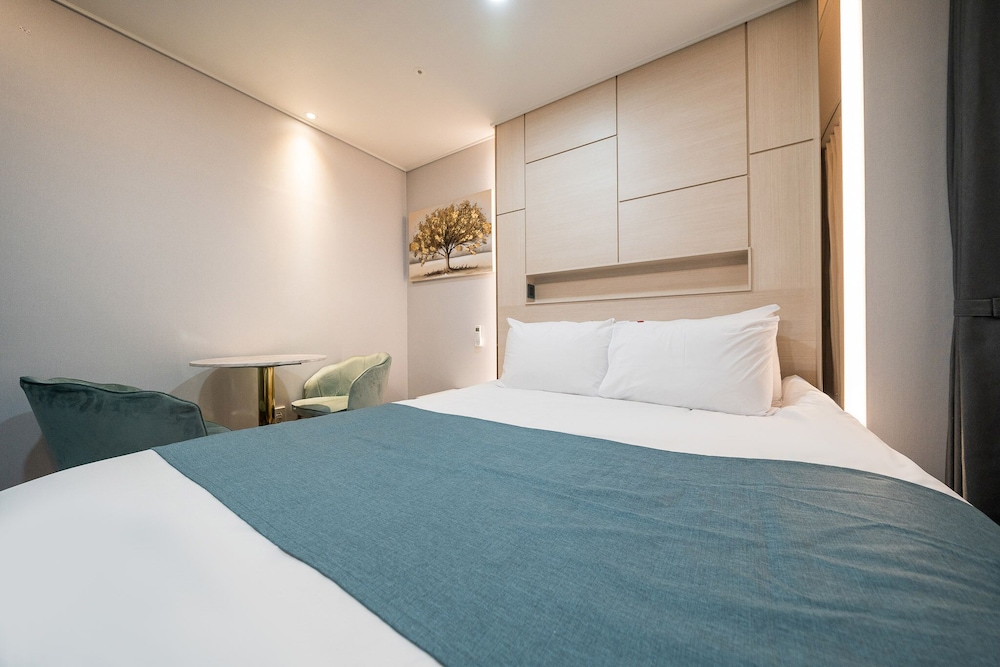 Griffin Bay Hotel 14/50