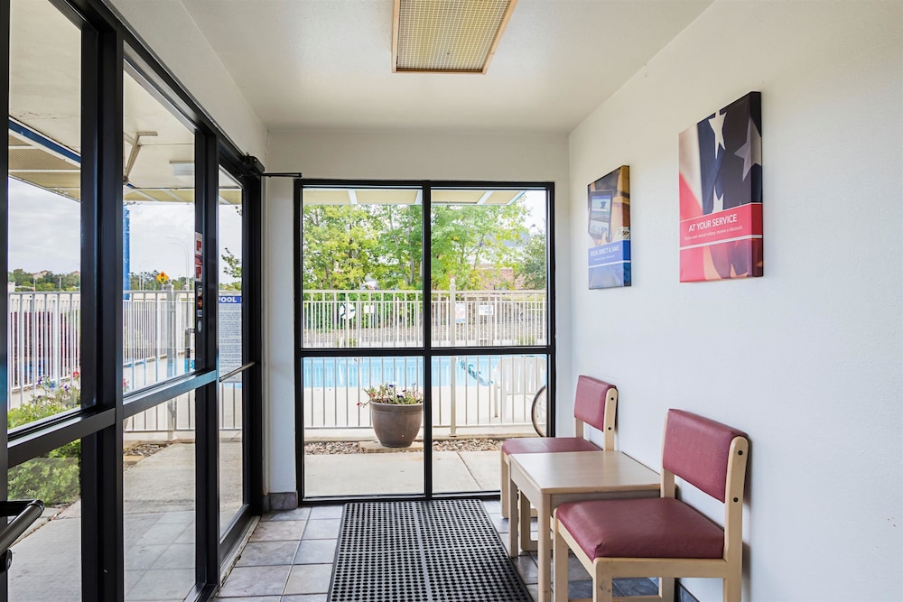 Motel6 Rochester, MN 43/57