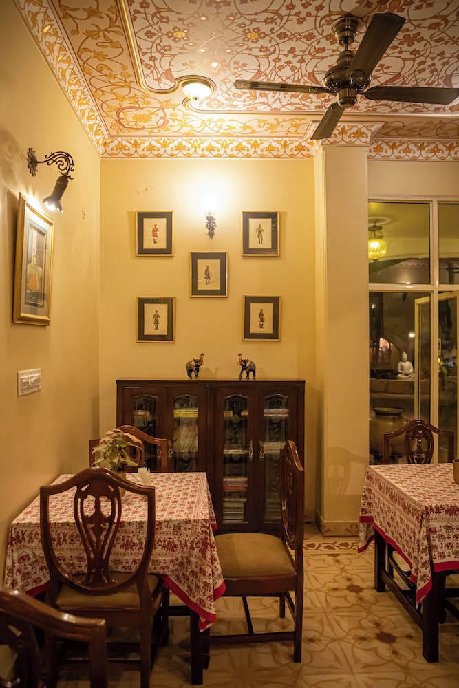 Anuraag Villa 49/65